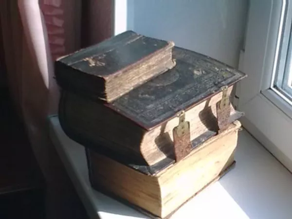 Стариные книги религиозного содержания